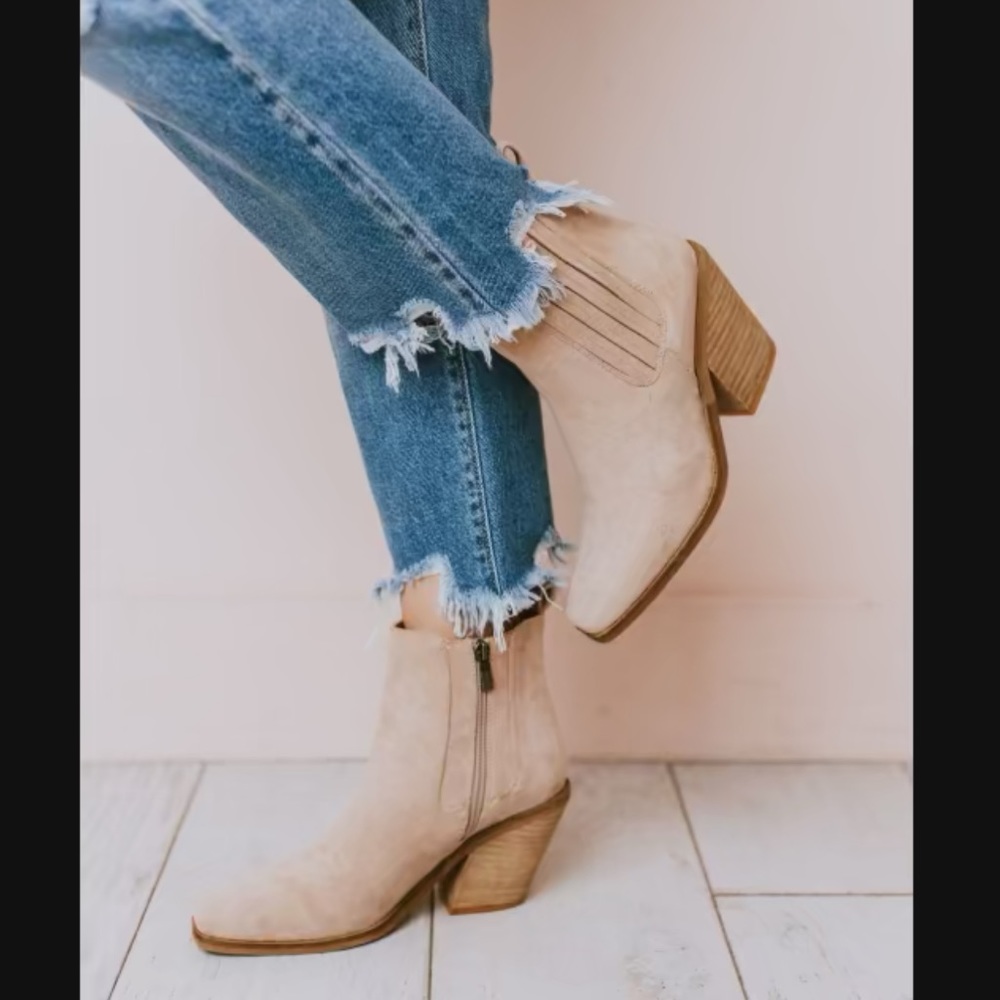 NEW Bronda Western Bootie in Taupe